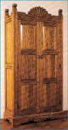 Aurora Oak Armoire.jpg (51763 bytes)