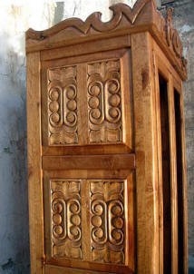 Old World Curio Cabinet, Carvings Detail