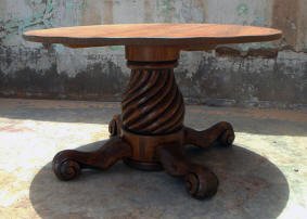 Old World Round Table 54"